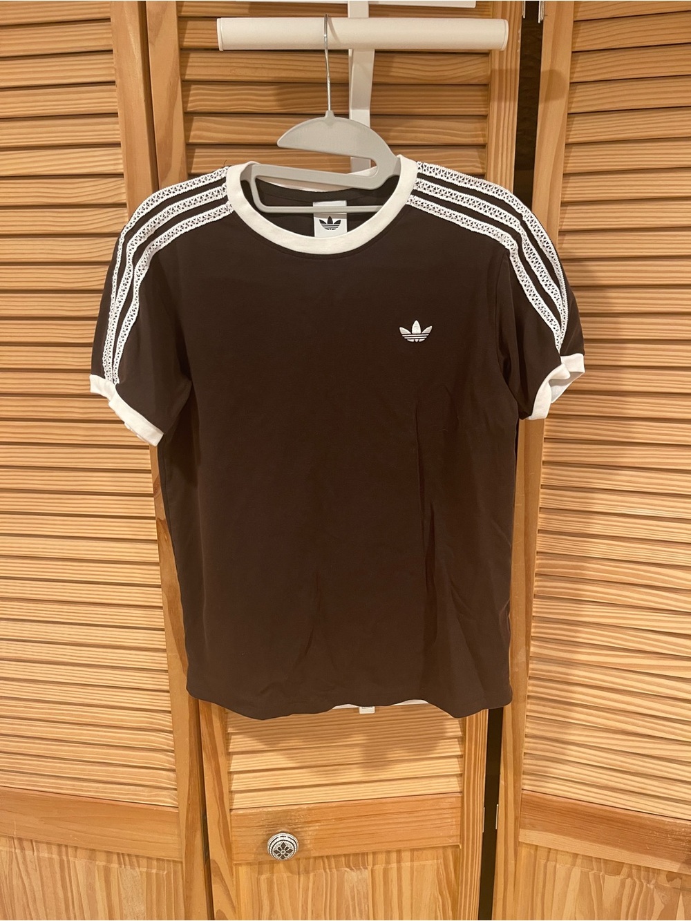 Adidas women’s t-shirt Brown